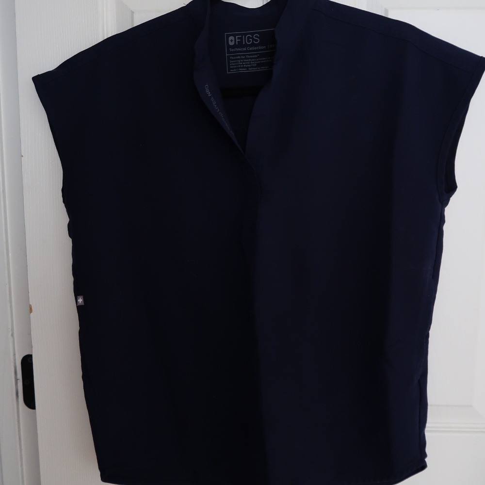 FIGS Navy Blue Rafaela Top and Zamora Joggers Set - Picture 2 of 5